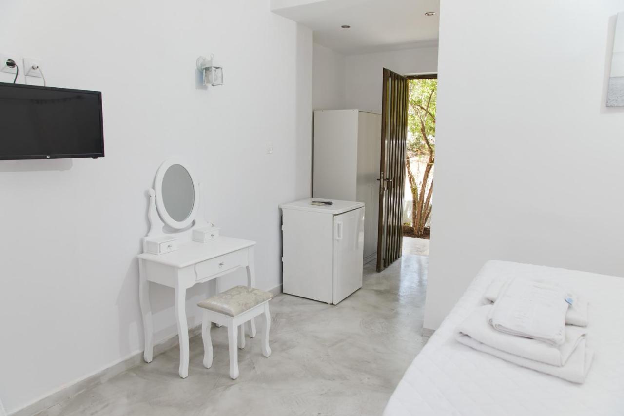 Golden Star Praxitelous Appartement Agia Marina  Buitenkant foto