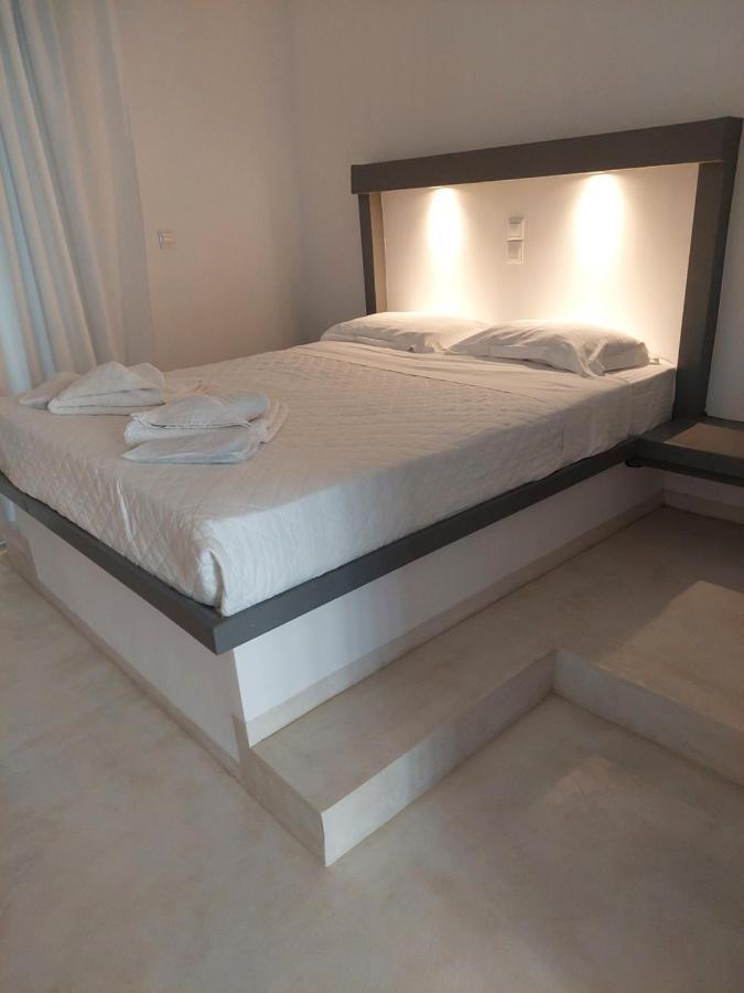 Golden Star Praxitelous Appartement Agia Marina  Buitenkant foto