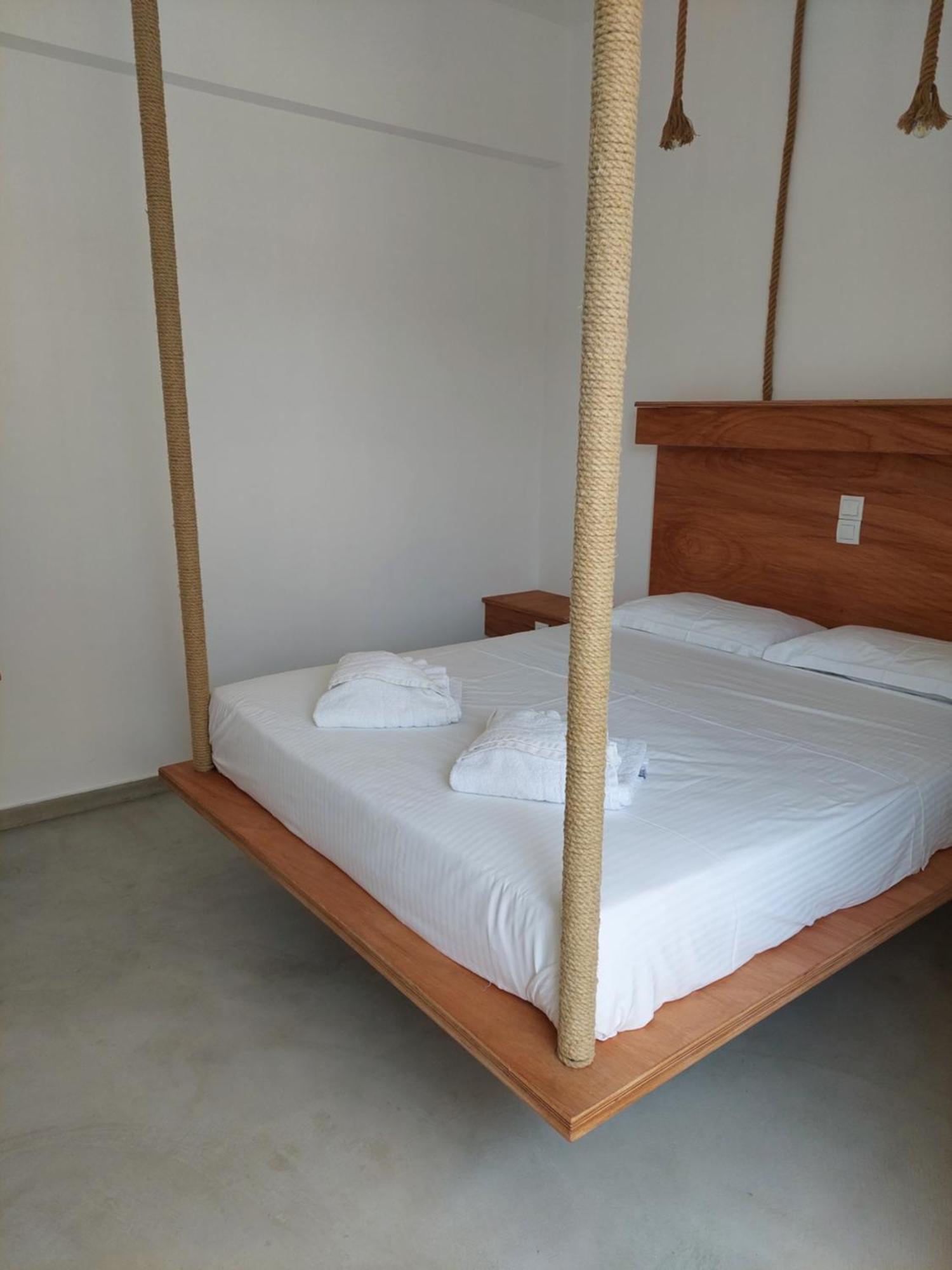 Golden Star Praxitelous Appartement Agia Marina  Buitenkant foto