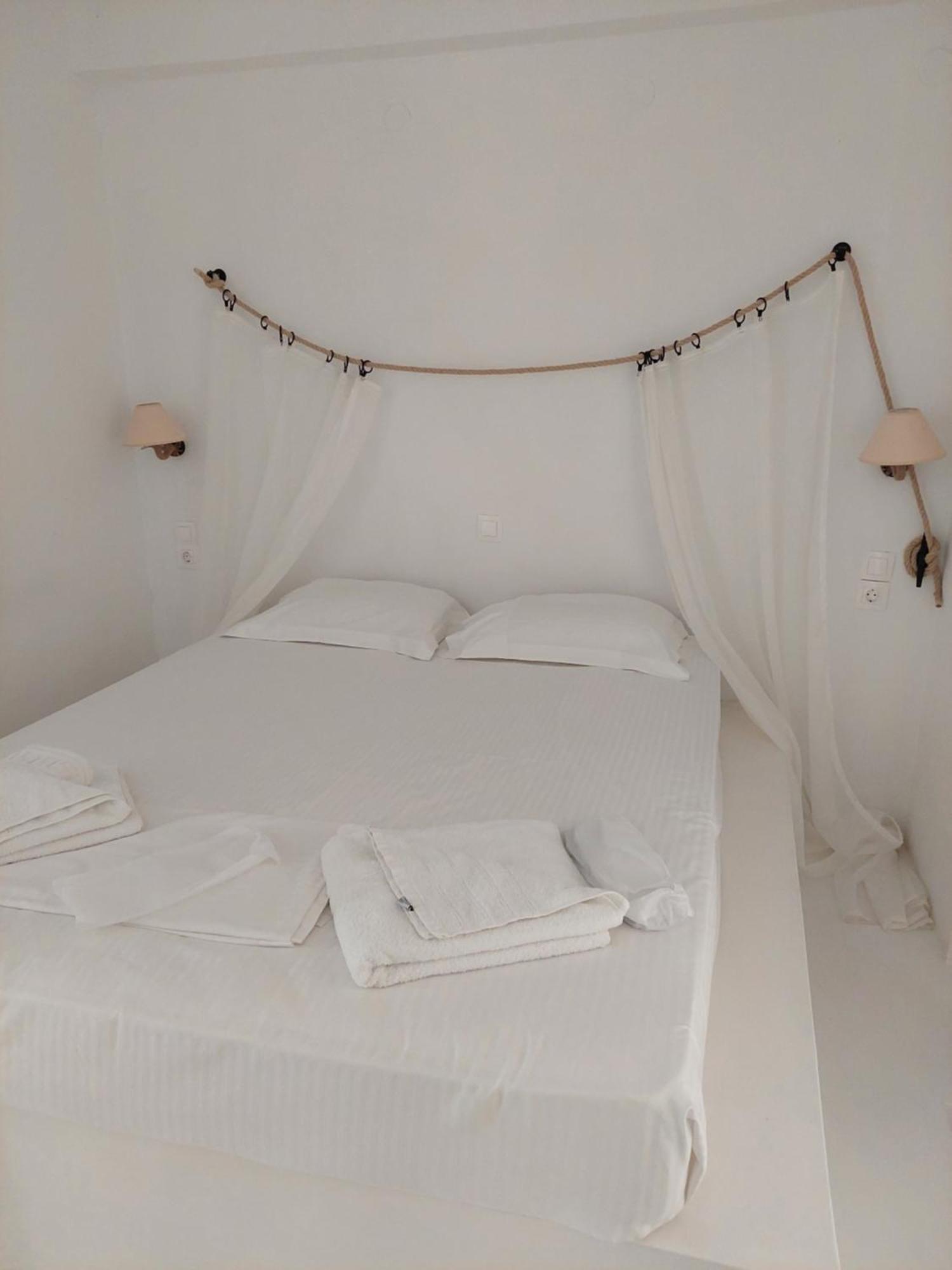 Golden Star Praxitelous Appartement Agia Marina  Buitenkant foto